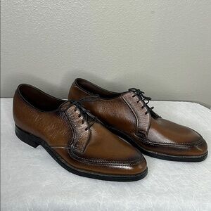 Elegant Brown Leather Oxfords with Brogue Detailing Safety Toe Size 8.5 D
